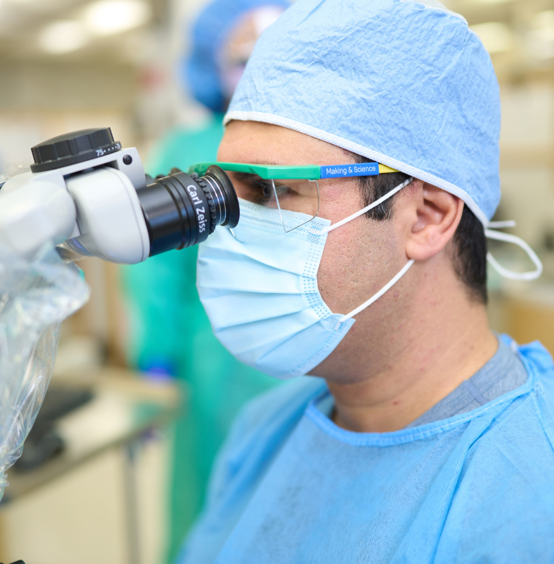 Dental student Alireza Farazpey (left), with faculty member Shihua Xue, DDS, PhD, in the UCSF School of Dentistry Endodontics Cl