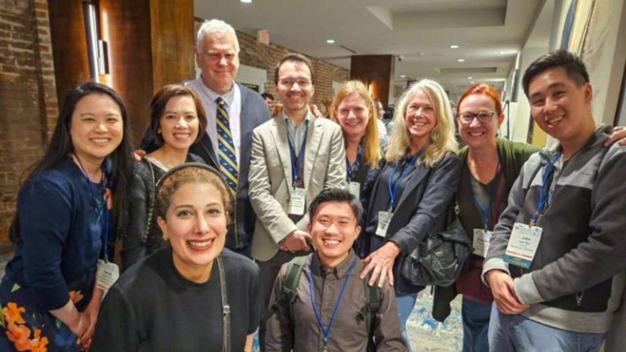 UCSF School of Dentistry faculty and students pose for a group photo