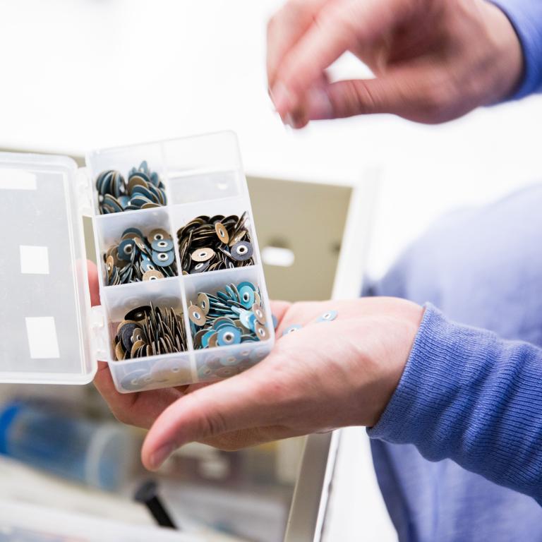 Soflex discs are used for polishing composite fillings.